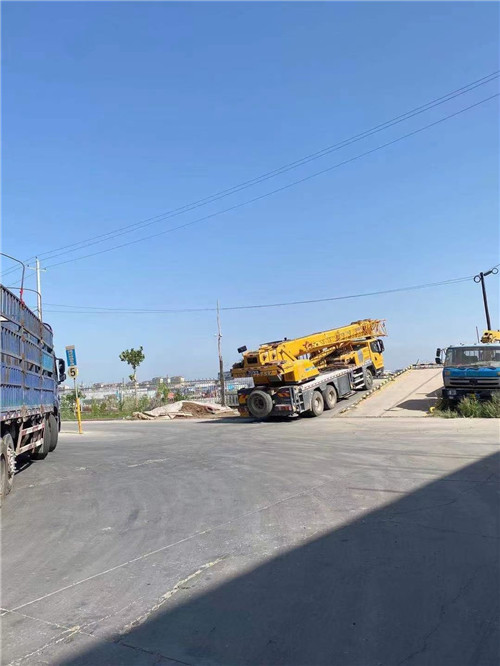 长洲区25吨吊车的租赁价格大概是多少？